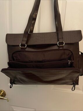 Bueno Women’s Brown Croc-Embossed Work Tote Bag